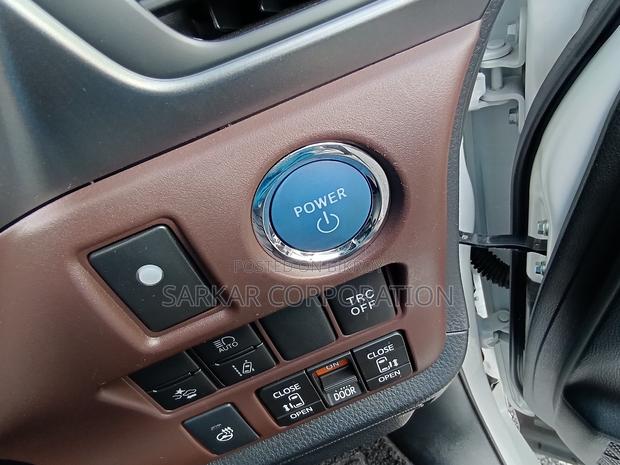 Toyota Esquire GI Premium 2020