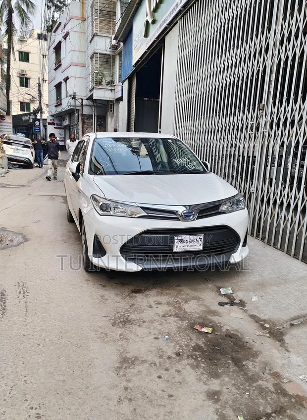 Toyota Axio PUSH HYBRID EX UNIT. 2020