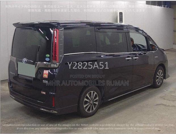 Toyota Esquire GI PREMIUM, KITTED 2020