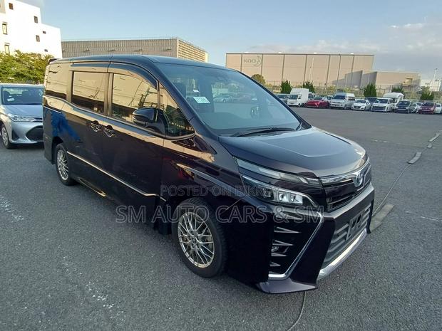Toyota Voxy Hybrid ZS Kiramiki 2020