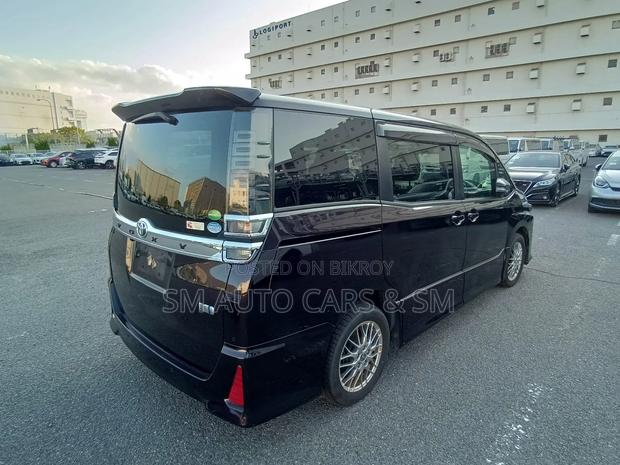 Toyota Voxy Hybrid ZS Kiramiki 2020