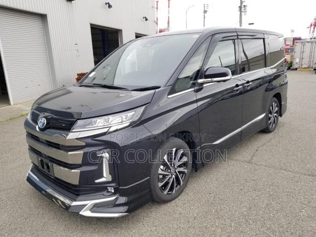 Toyota Noah S-Z 2025