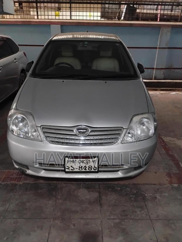Toyota Fielder . 2003