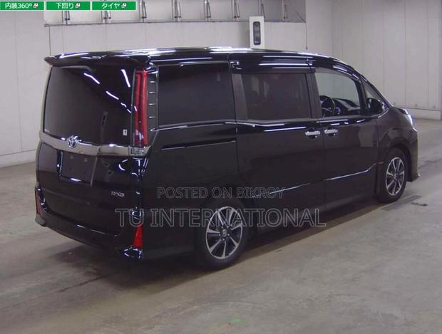 Toyota Noah NON HYBRID 2020