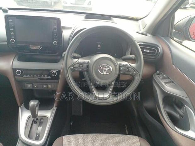 Toyota Yaris Cross Z Leather Hybrid Red 2021