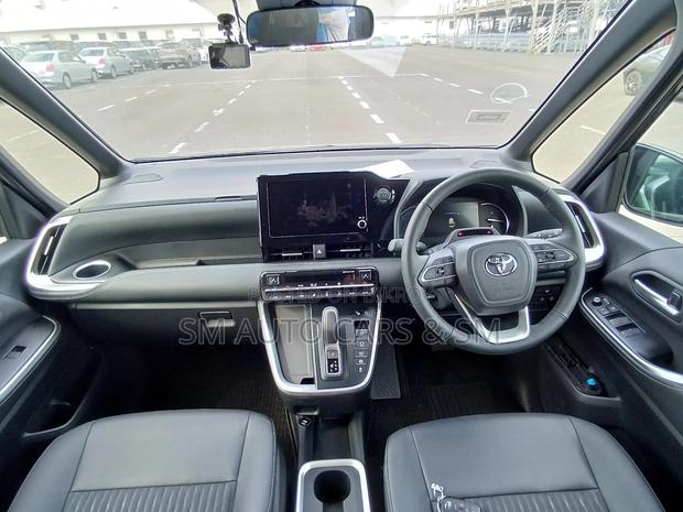 Toyota Noah Hybrid S-Z Black 2024