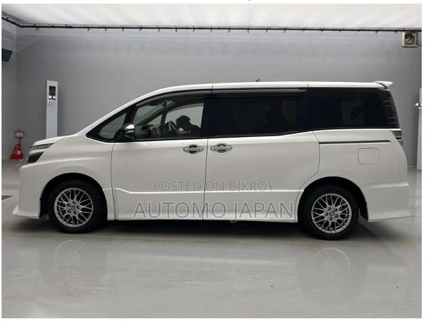 Toyota Voxy ZS KIRAMEKI 3 2020