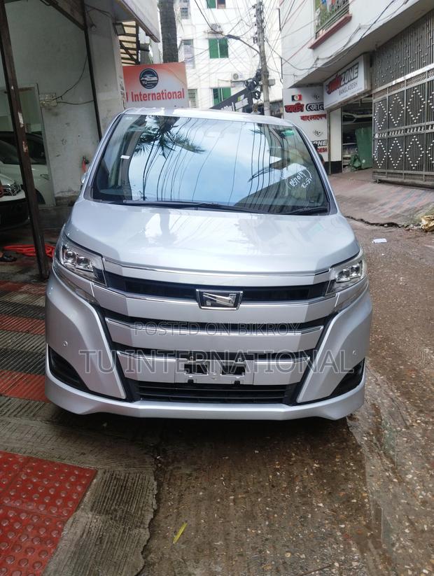 Toyota Noah NON HYBRID UNIT.. 2020