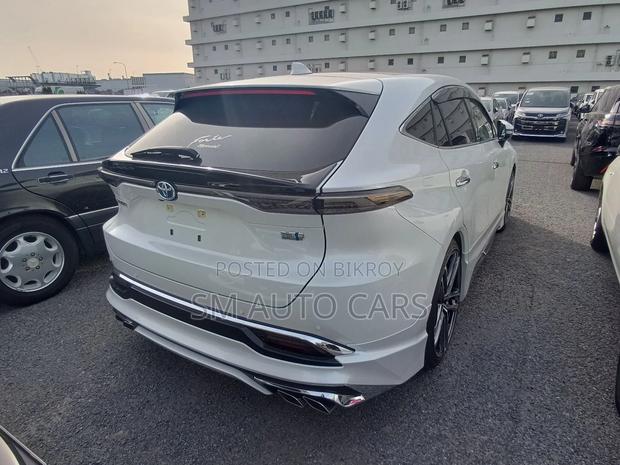 Toyota Harrier Hybrid Z pearl 2023