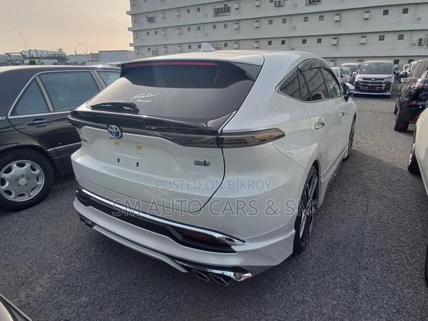 Toyota Harrier Hybrid Z pearl 2023