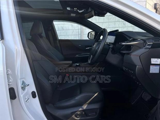 Toyota Harrier Hybrid Z pearl 2023