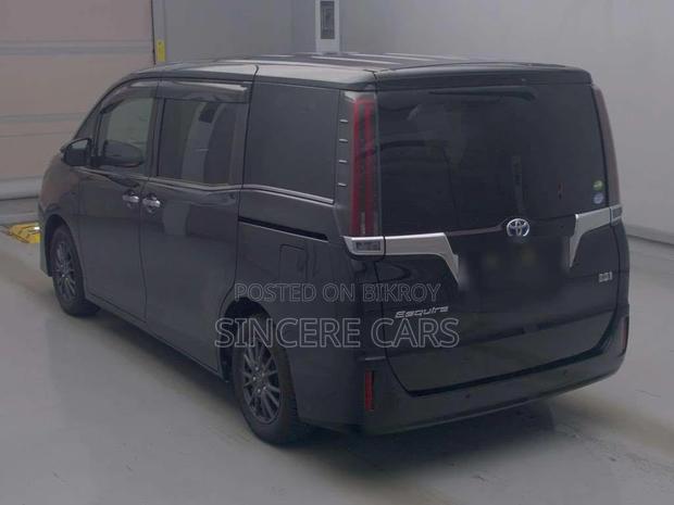 Toyota Esquire GI HYBRID 4 POINT 2020