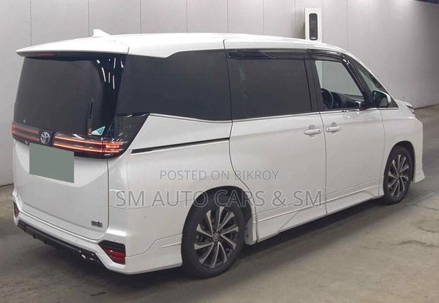 Toyota Voxy Hybrid SZ Pearl New 2022