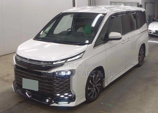 Toyota Voxy Hybrid SZ Pearl New 2022