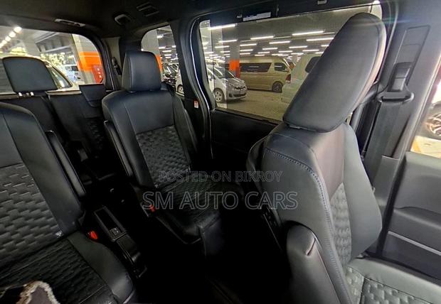 Toyota Voxy Hybrid SZ Pearl New 2022
