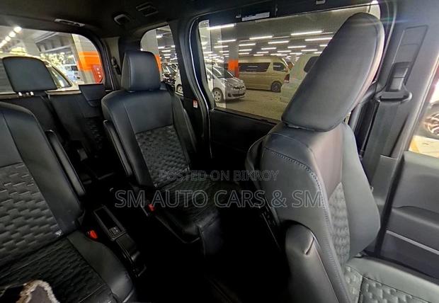 Toyota Voxy Hybrid SZ Pearl New 2022