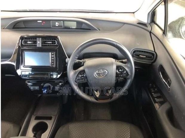 Toyota Prius S Black 4 point 2021