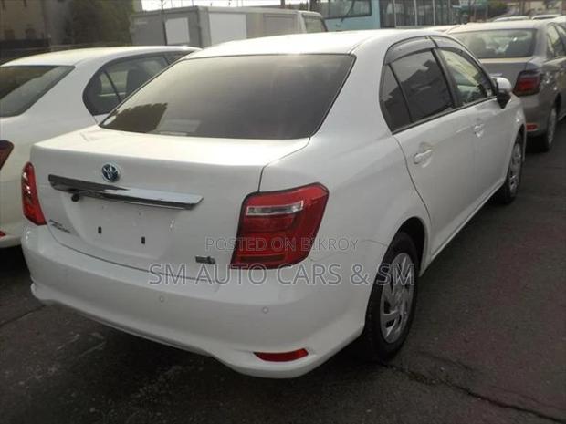 Toyota Axio Hybrid EX White 2022