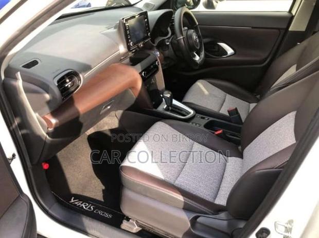 Toyota Corolla Cross z leather package 2021