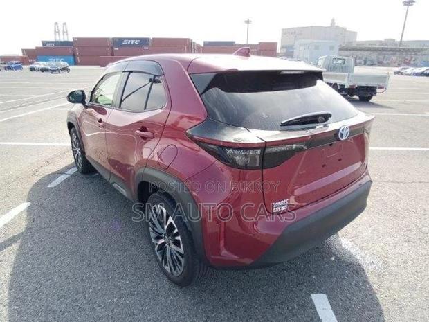 Toyota Yaris Cross Z Red 4 Point 2021