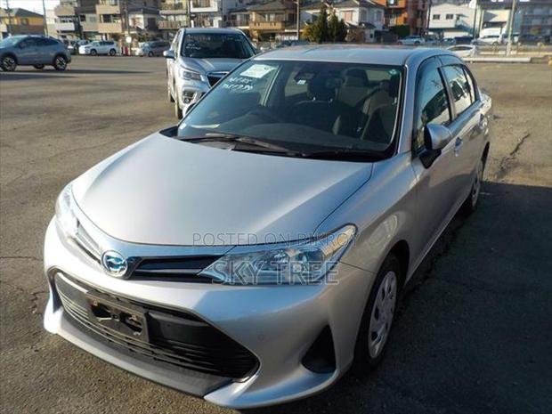 Toyota Axio Hybrid EX 2021