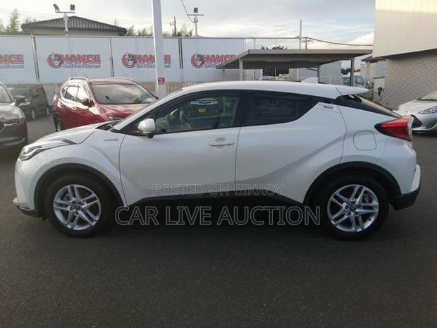 Toyota C-HR Hybrid S pre order 2021