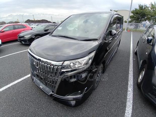 Toyota Esquire Non Hybrid Gi Black 2020