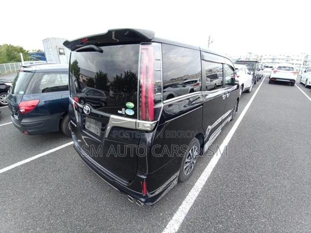 Toyota Esquire Non Hybrid Gi Black 2020