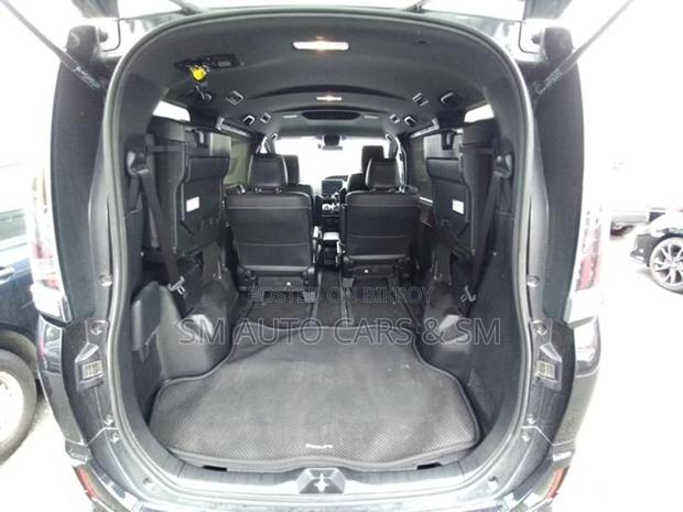 Toyota Esquire Non Hybrid Gi Black 2020