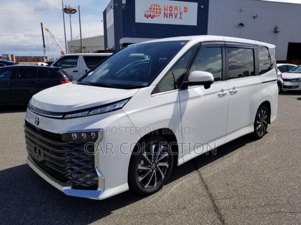 Toyota Voxy S-Z Non Hybrid 2023