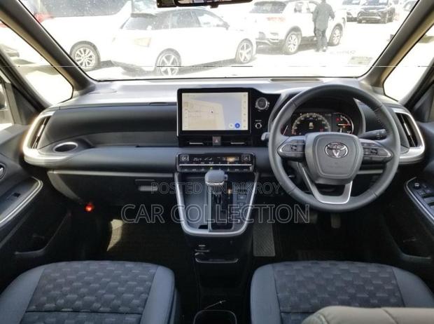 Toyota Voxy S-Z Non Hybrid 2023