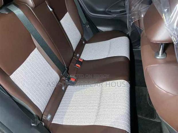 Toyota Yaris Cross Z Leather Wine 2021