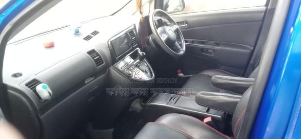 Toyota Wish blue 2003