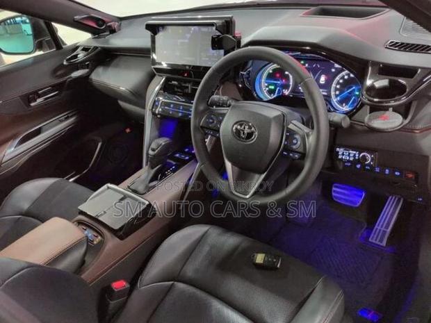Toyota Harrier Hybrid Z Black Color 2021