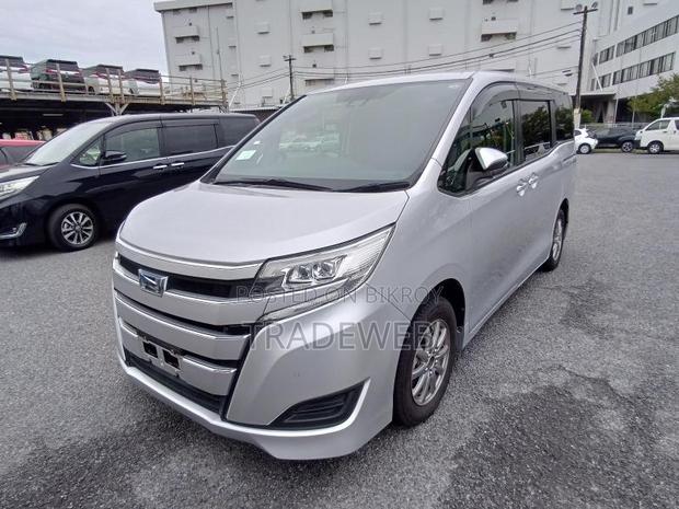 Toyota Noah 2020 Silver