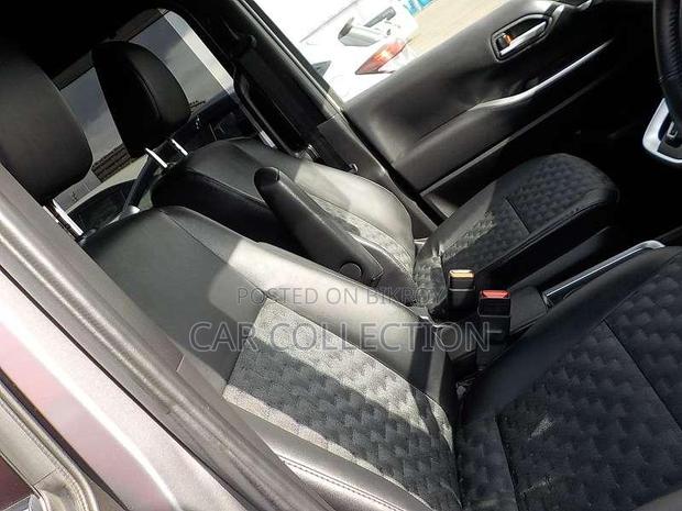 Toyota Voxy 2022