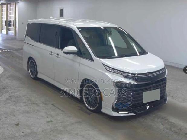 Toyota Voxy SZ HYB GR EDITION 2023