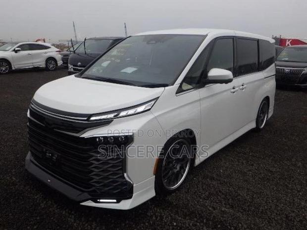 Toyota Voxy SZ HYB GR EDITION 2023