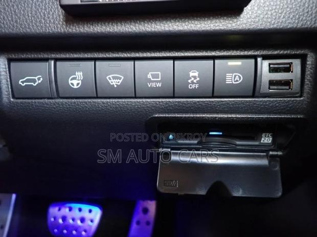 Toyota Harrier Non Hybrid Z Pearl 2021