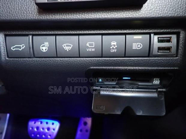 Toyota Harrier Non Hybrid Z Pearl 2021