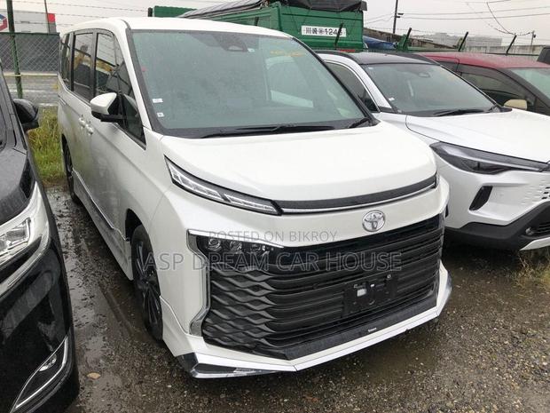 Toyota Voxy S-Z Hybrid Pearl2022 2022