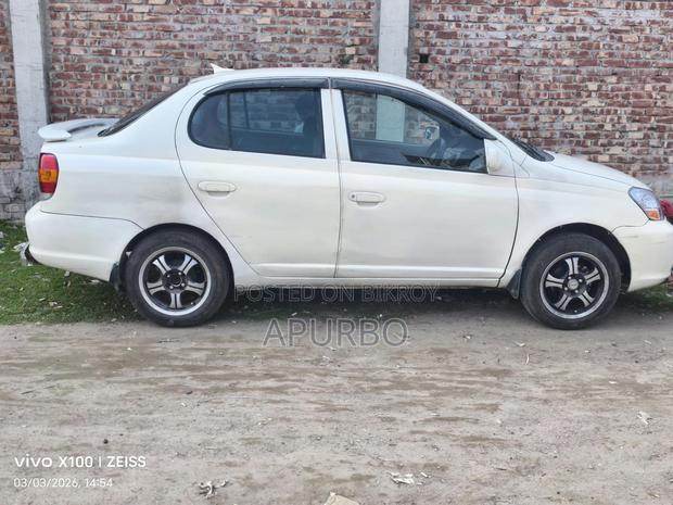 Toyota Platz 2003 Pearl