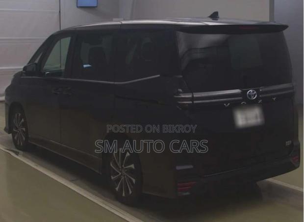 Toyota Voxy Hybrid SZ Black 2022
