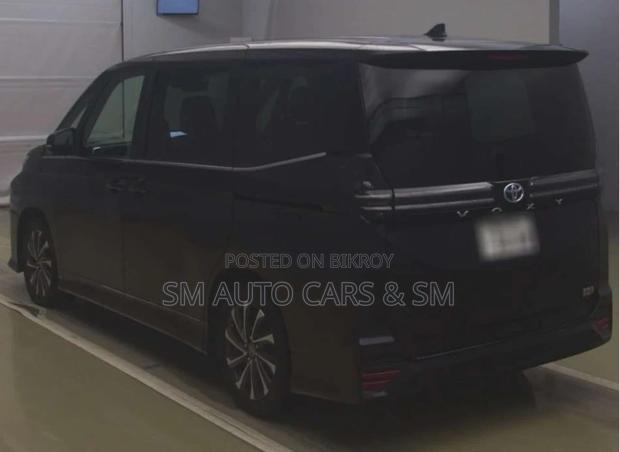 Toyota Voxy Hybrid SZ Black 2022