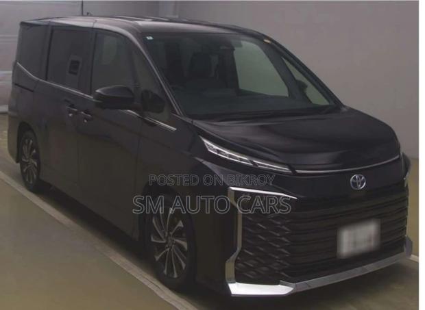 Toyota Voxy Hybrid SZ Black 2022
