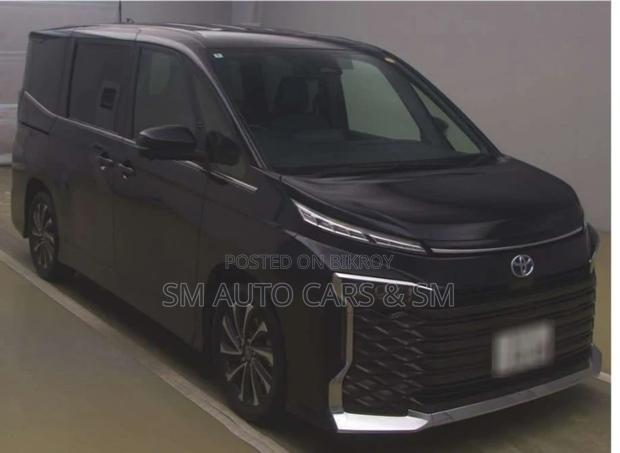 Toyota Voxy Hybrid SZ Black 2022
