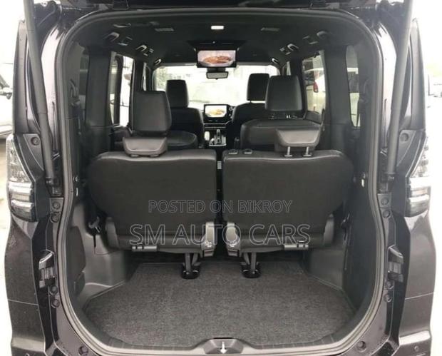 Toyota Voxy Hybrid SZ Black 2022