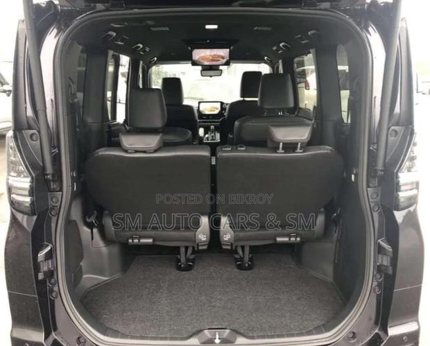 Toyota Voxy Hybrid SZ Black 2022