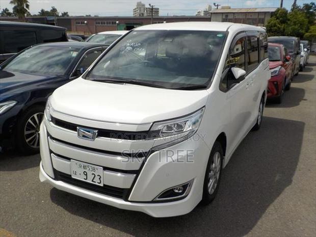 Toyota Noah g p a c k e 2021