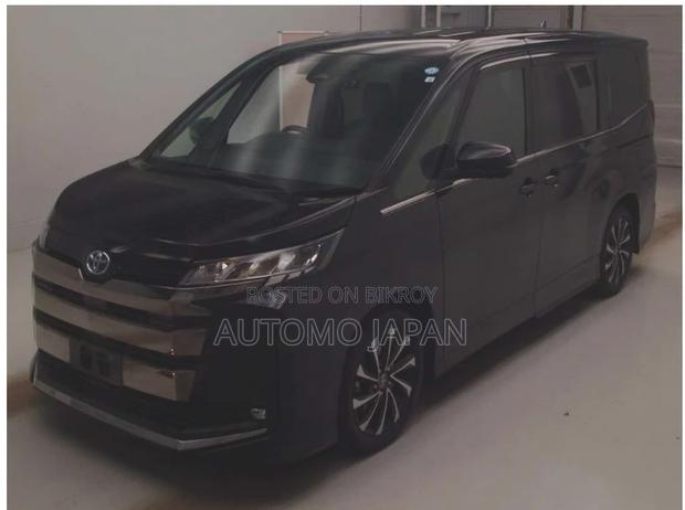 Toyota Noah SZ full load 2022